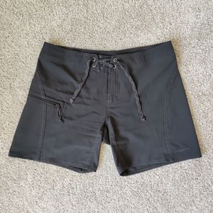 Patagonia women's black shorts size 6